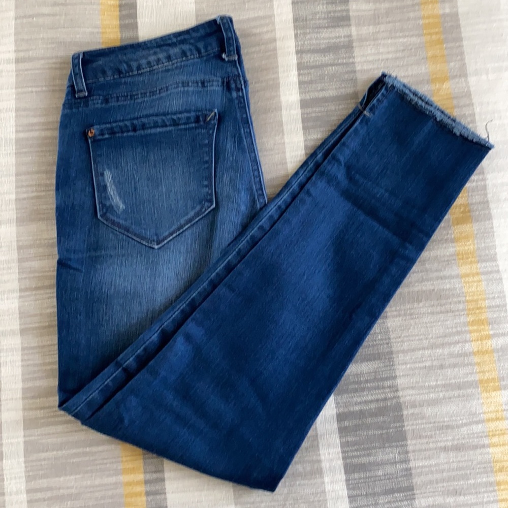 Kensi Raw Hem Mid Rise Skinny Jeans  NWOT